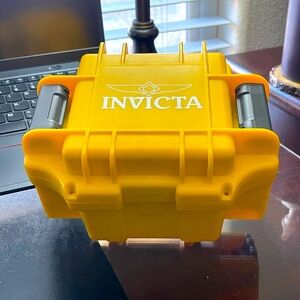 Invicta single watch holder or case